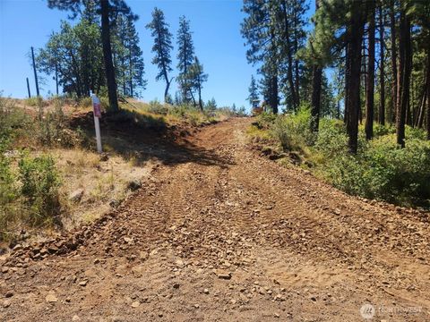 Photo of 0 Lot 1 2 Box Canyon Road, Goldendale, WA 98620 (MLS # 2458537)