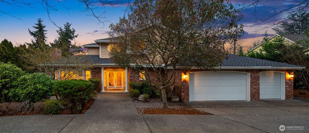 Photo of 8550 NE 28th Street, Hunts Point, WA 98004 (MLS # 2501665)