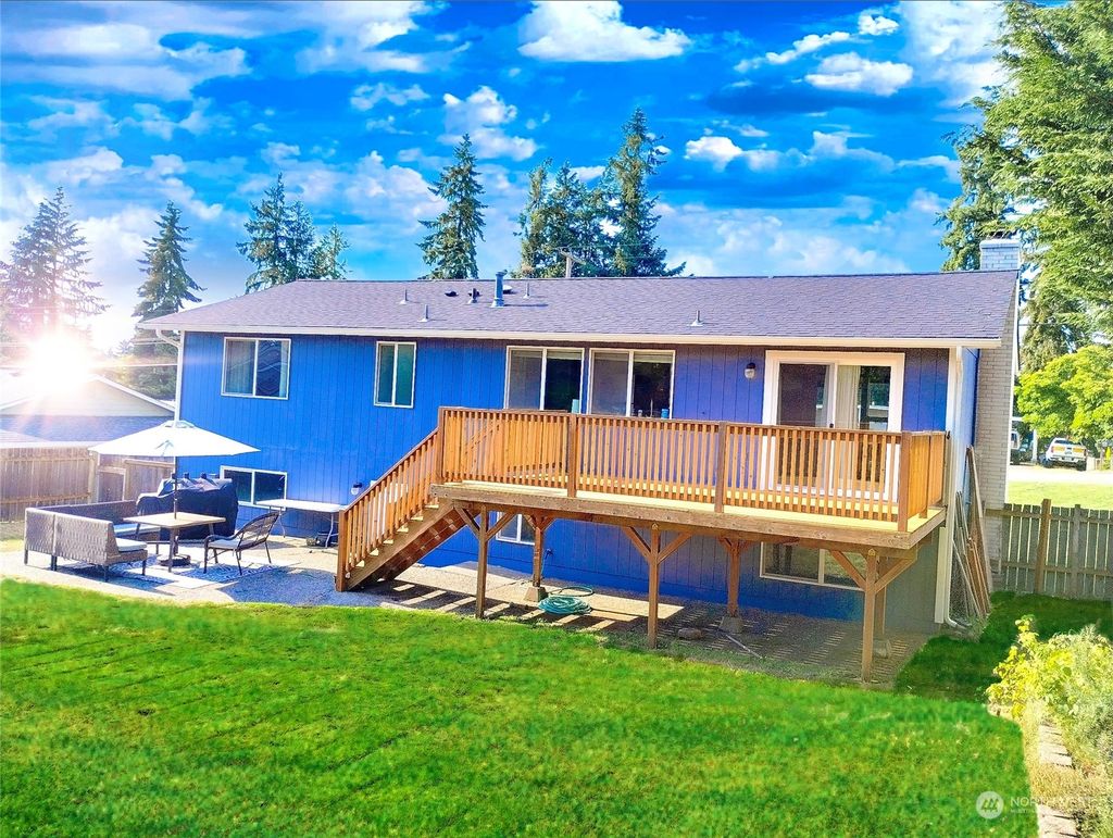 Photo of 441 S 305th Street, Federal Way, WA 98003 (MLS # 2129249)