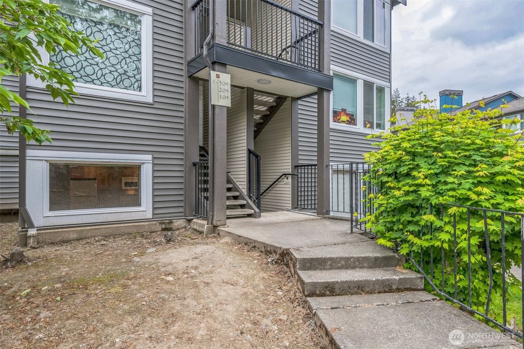 Photo of 26331 116th Ave SE Ave #G104, Kent, WA 98030 (MLS # 2376109)