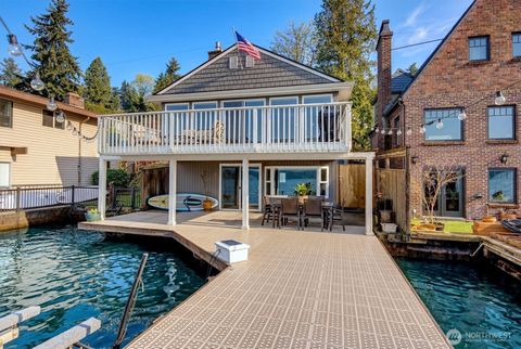 Photo of 11262 Riviera Place NE, Seattle, WA 98125 (MLS # 2491446)