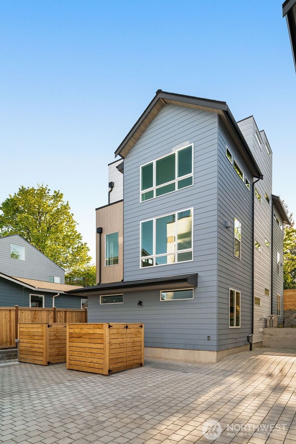 Photo of 1625 C 21st Avenue, Seattle, WA 98122 (MLS # 2362732)