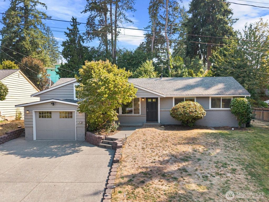 Photo of 912 165th Avenue SE, Bellevue, WA 98008 (MLS # 2428153)