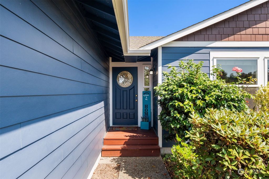 Photo of 6607 72nd Street NE, Marysville, WA 98270 (MLS # 2258186)