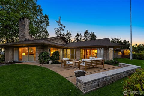 Photo of 3704 48th Avenue NE, Seattle, WA 98105 (MLS # 2554845)