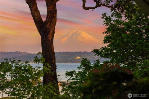 Photo of 3704 48th Avenue NE, Seattle, WA 98105 (MLS # 2554845)