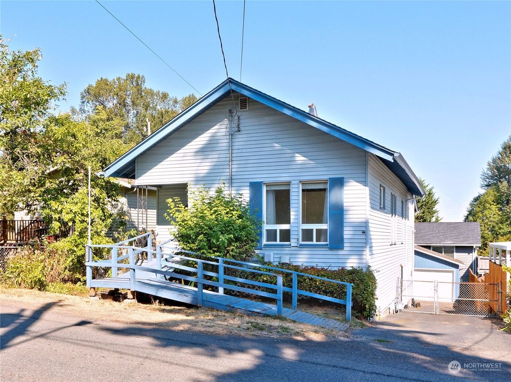 Photo of 3206 S 133rd Street, Tukwila, WA 98168 (MLS # 1996756)
