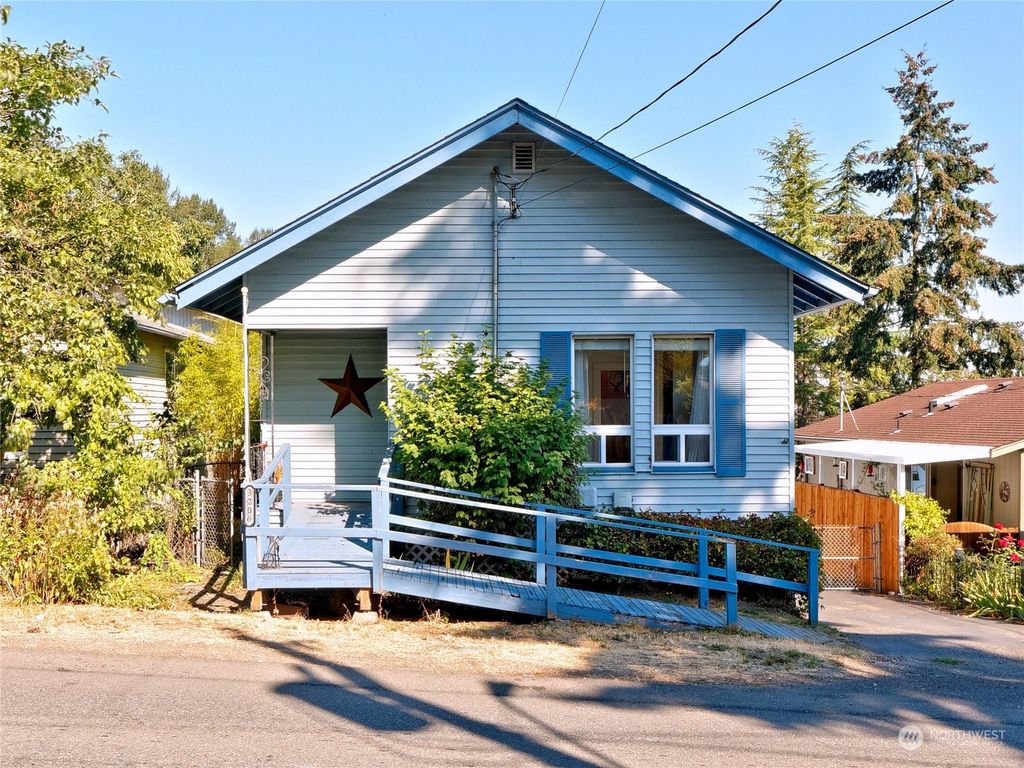 Photo of 3206 S 133rd Street, Tukwila, WA 98168 (MLS # 1996756)