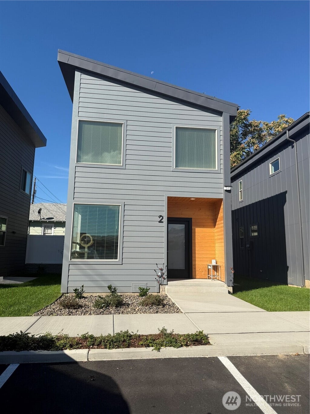 Photo of 1034 9th Street #2, Wenatchee, WA 98801 (MLS # 2589941)