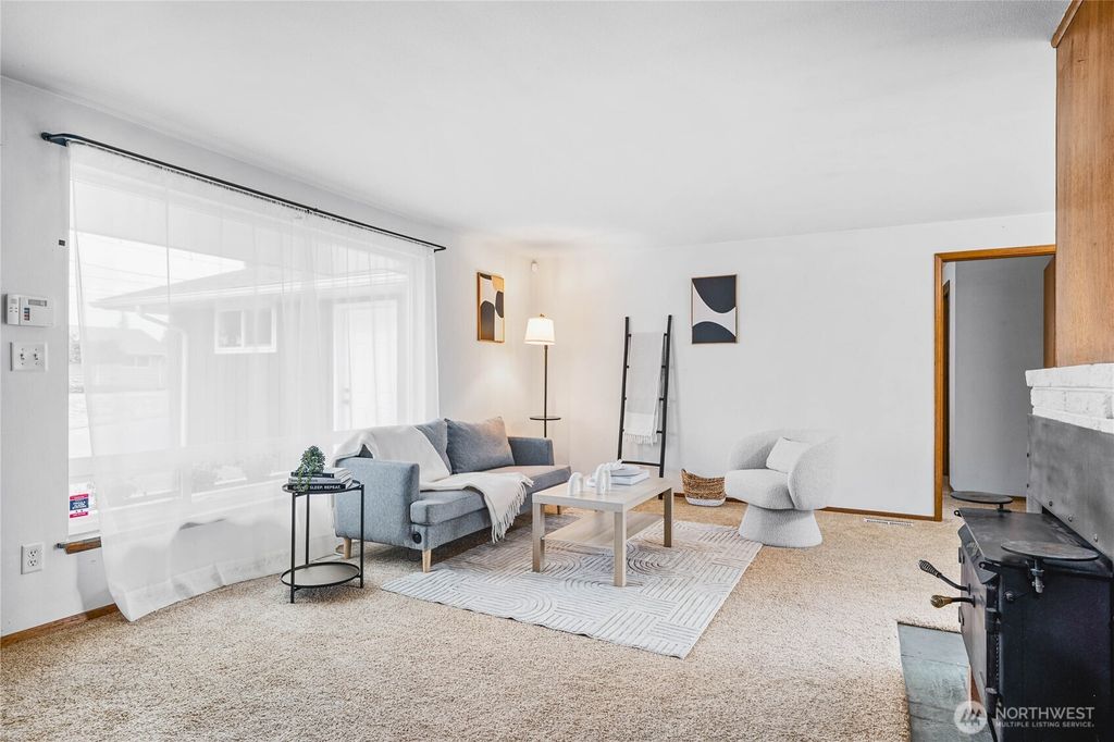 Photo of 6013 S 118th Place, Seattle, WA 98178 (MLS # 2422606)
