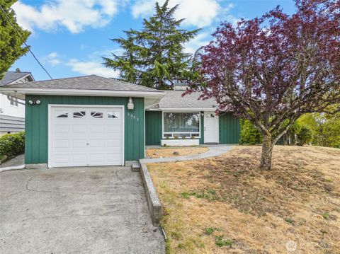 Photo of 6013 S 118th Place, Seattle, WA 98178 (MLS # 2422606)