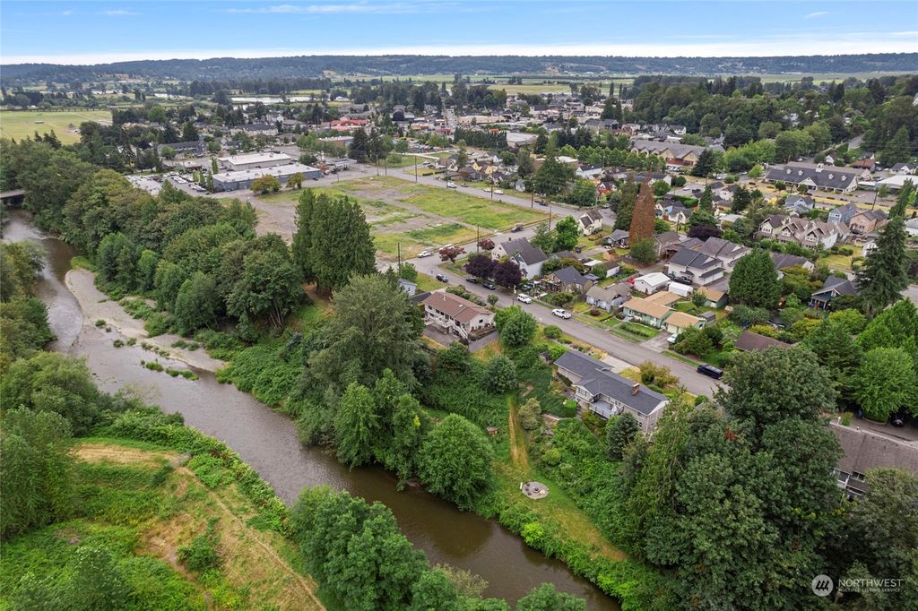 Photo of 405 Cypress Avenue, Snohomish, WA 98290 (MLS # 2272642)