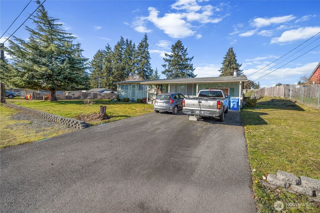 Photo of 721 134th Street S, Tacoma, WA 98444 (MLS # 2486261)
