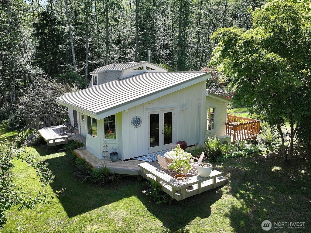 Photo of 333 Whitewebs Lane Ln, Greenbank, WA 98253 (MLS # 2525716)