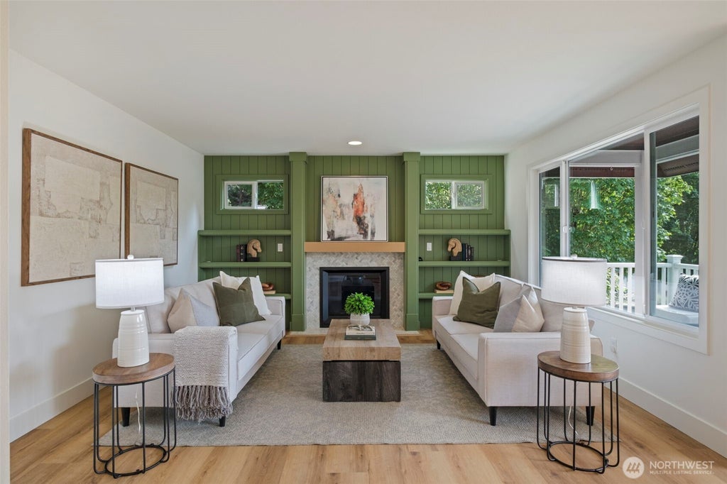 Photo of 10530 NE 119th Place, Kirkland, WA 98034 (MLS # 2559889)
