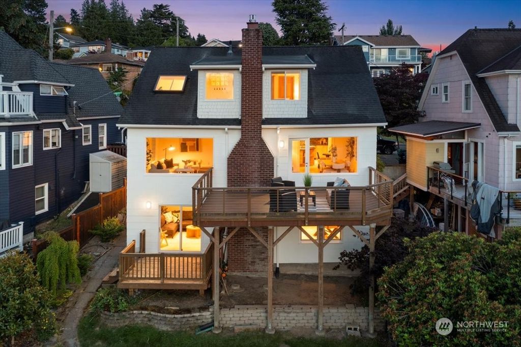 Photo of 5706 SW Admiral Way, Seattle, WA 98116 (MLS # 2247737)