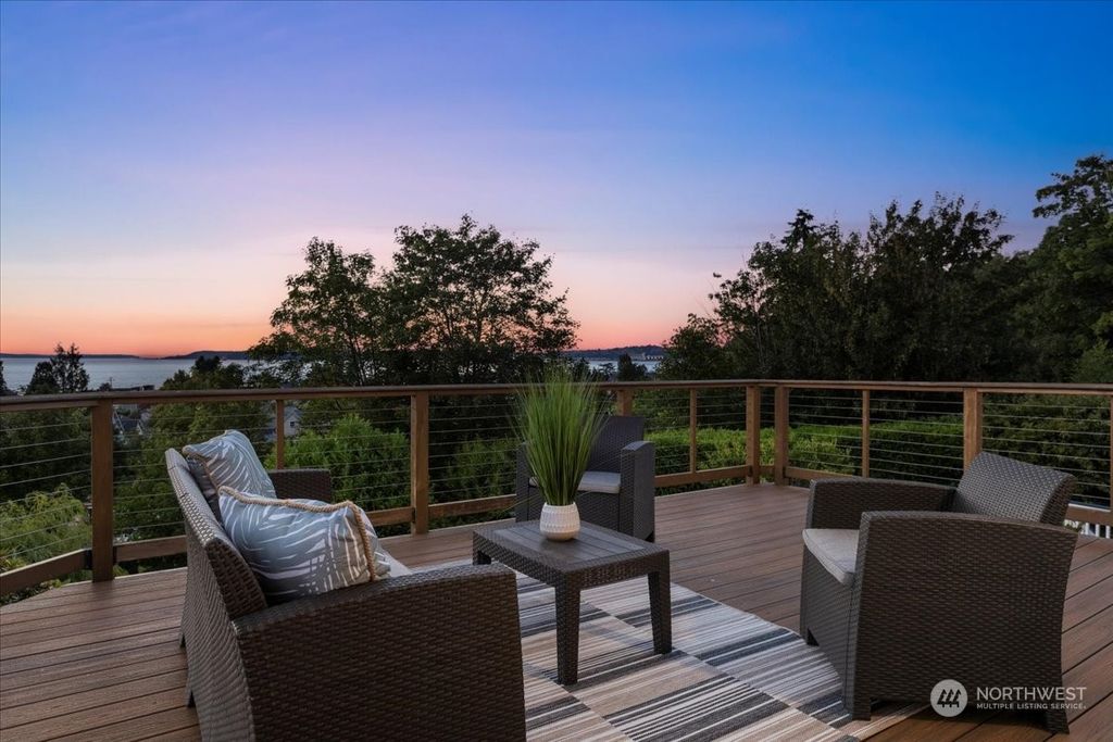 Photo of 5706 SW Admiral Way, Seattle, WA 98116 (MLS # 2247737)