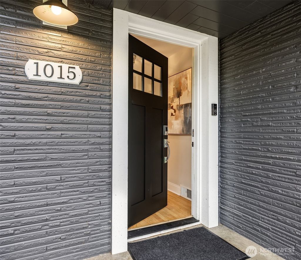 Photo of 1015 1st Street, Kirkland, WA 98033 (MLS # 2443983)