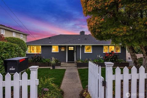 Photo of 1015 1st Street, Kirkland, WA 98033 (MLS # 2443983)