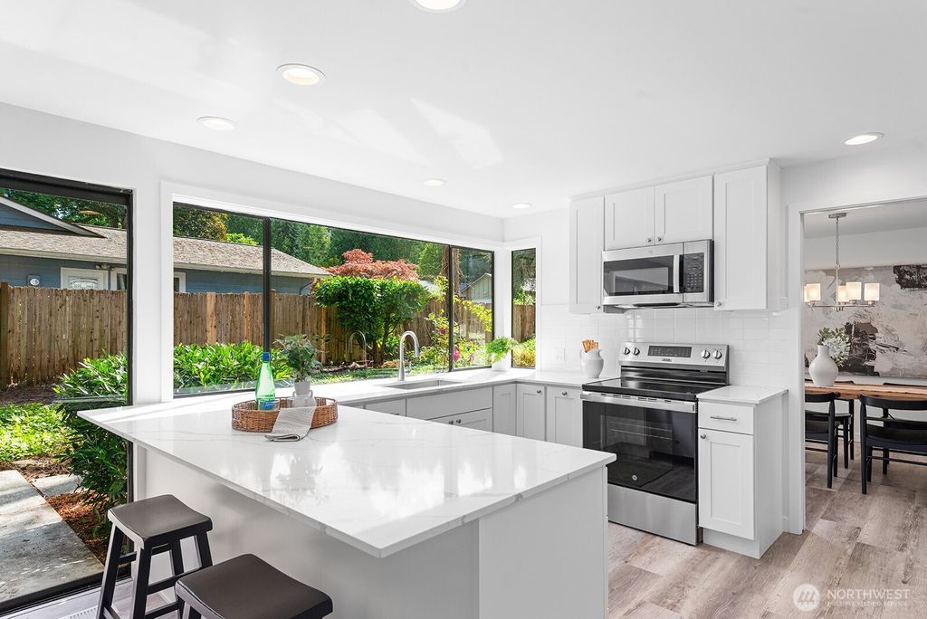 Photo of 17805 NE 29th Street, Redmond, WA 98052 (MLS # 2395207)