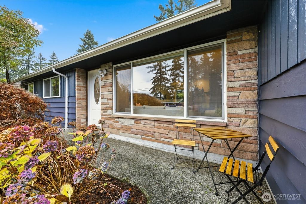 Photo of 1129 S 299th Place, Federal Way, WA 98003 (MLS # 2459426)