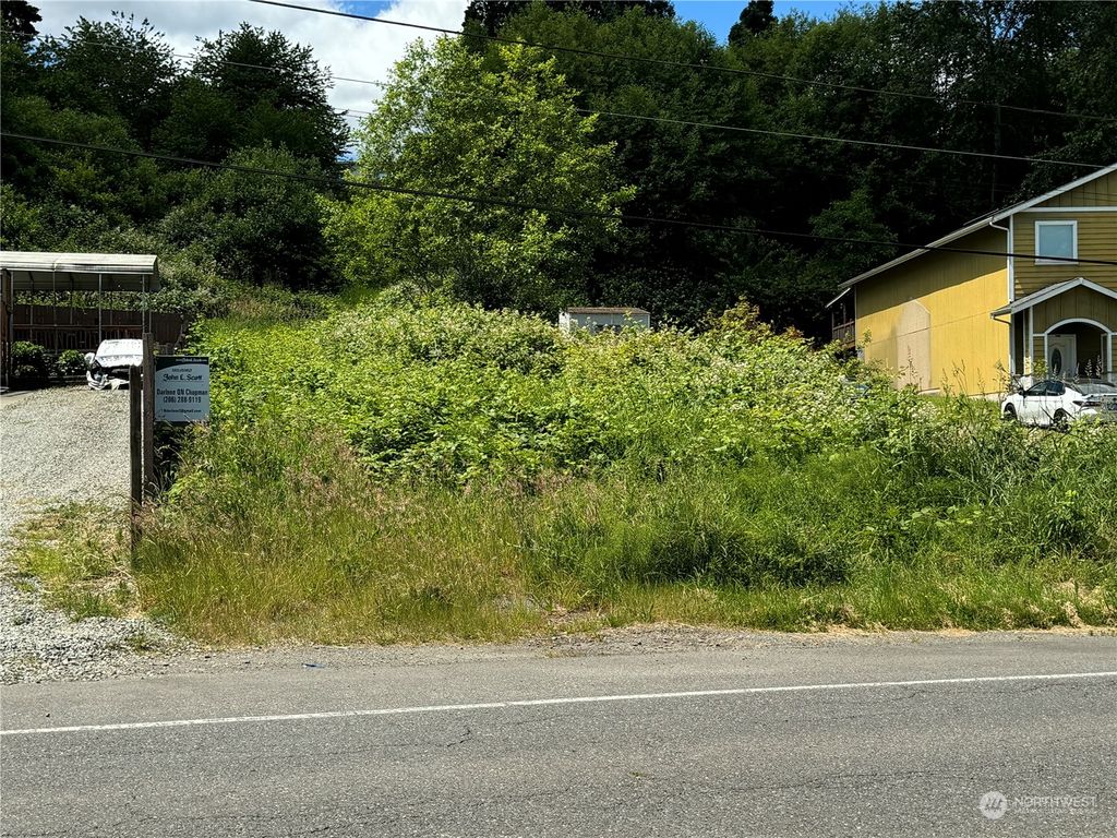 Photo of 14253 Macadam Road S, Tukwila, WA 98168 (MLS # 2257201)