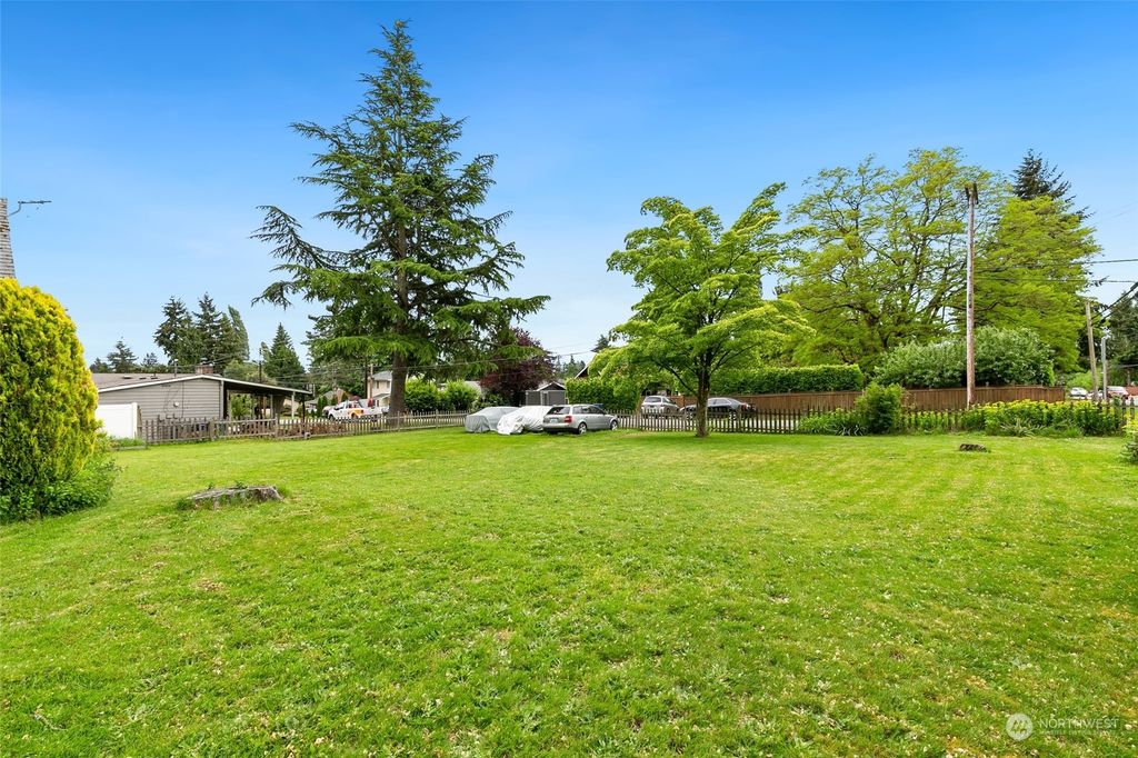 Photo of 10410 132nd Avenue NE, Kirkland, WA 98033 (MLS # 2240725)