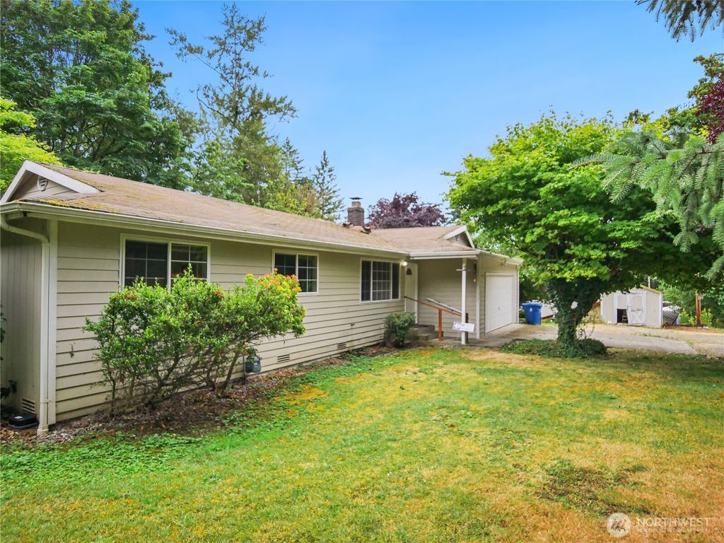 Photo of 13806 183rd Avenue SE, Renton, WA 98059 (MLS # 2406307)
