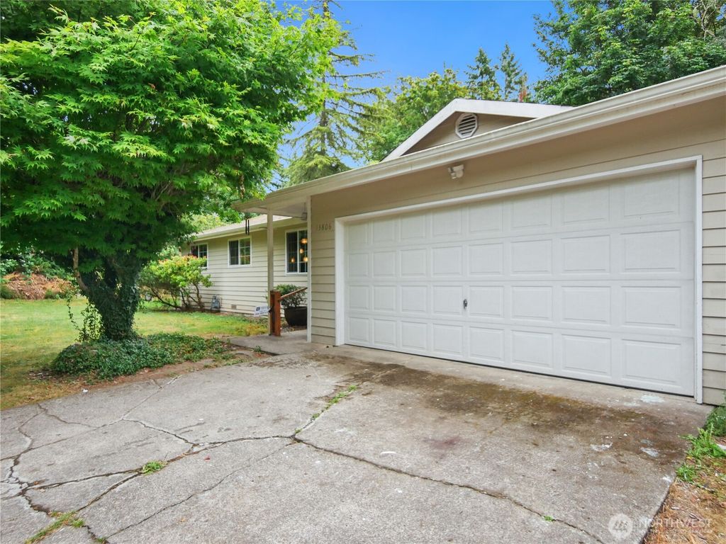 Photo of 13806 183rd Avenue SE, Renton, WA 98059 (MLS # 2406307)