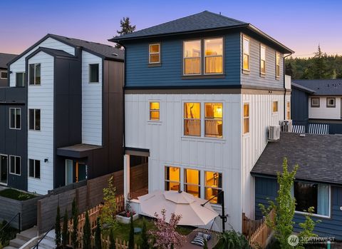 Photo of 5037 25th Avenue SW, Seattle, WA 98106 (MLS # 2525058)
