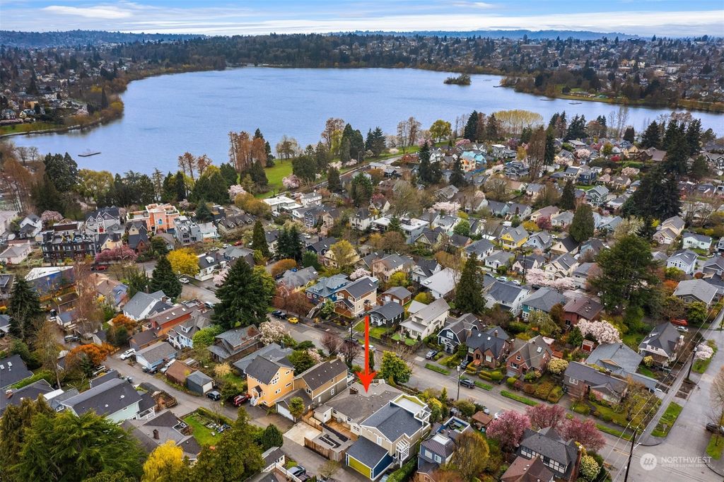 Photo of 7546 1st Avenue NE, Seattle, WA 98115 (MLS # 2054922)