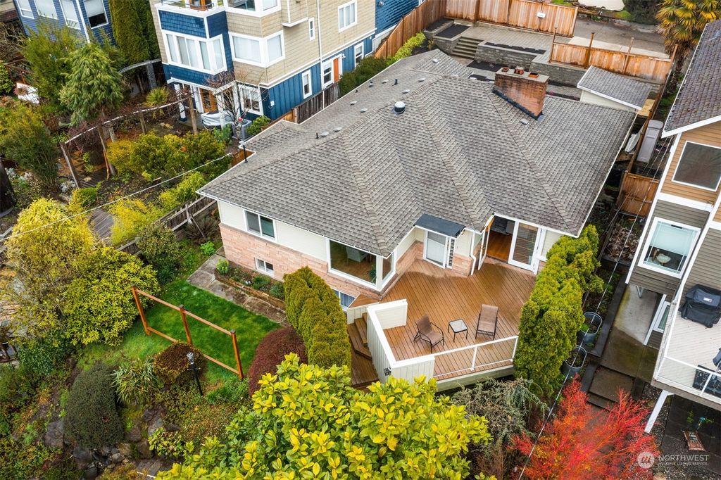 Photo of 7546 1st Avenue NE, Seattle, WA 98115 (MLS # 2054922)