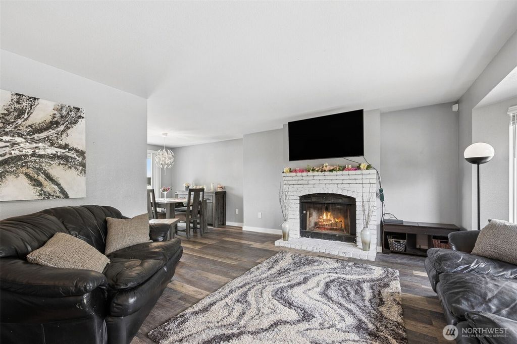 Photo of 21831 SE 271st Place, Maple Valley, WA 98038 (MLS # 2394636)