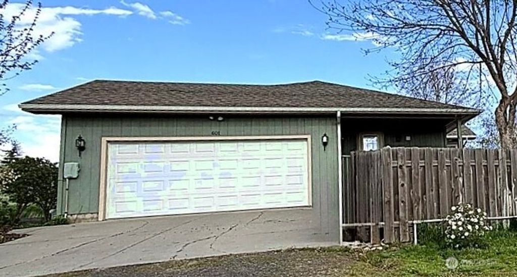 Photo of 601 Tomeo Court, Saint John, WA 99191 (MLS # 2517375)