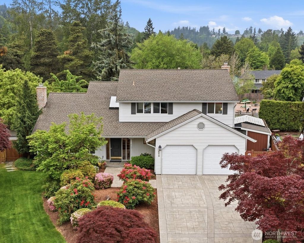 Photo of 19213 SE 46th Place, Issaquah, WA 98027 (MLS # 2520363)