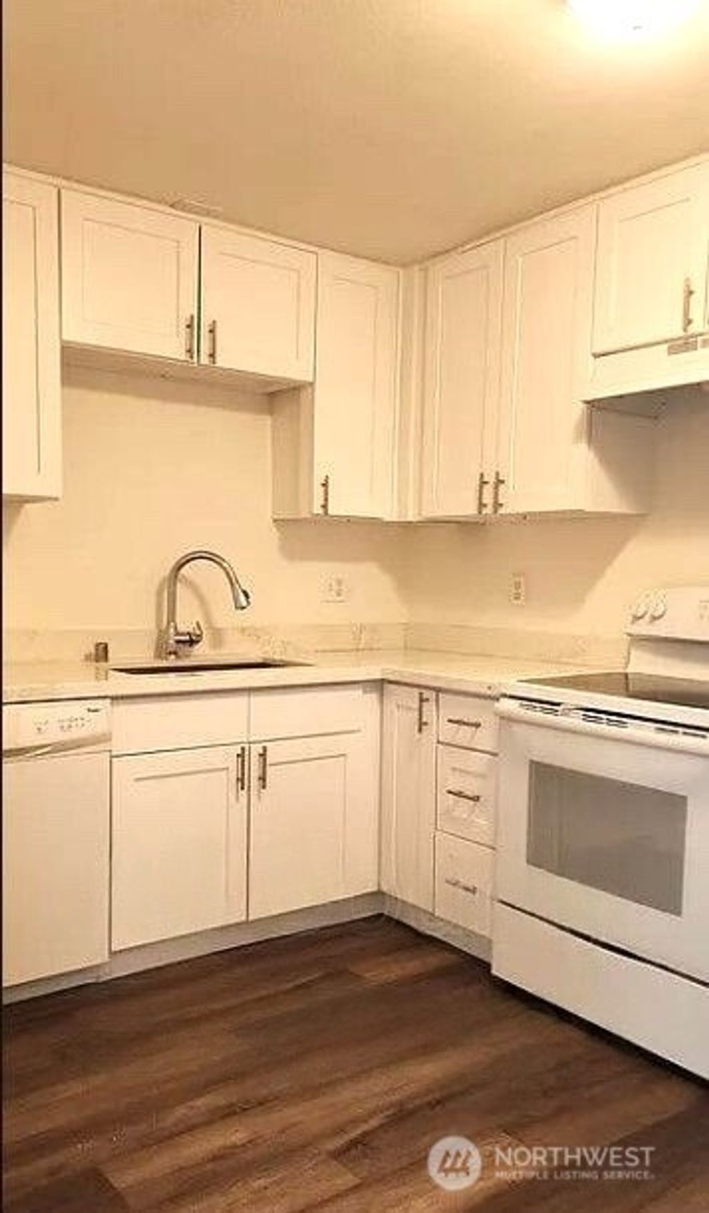 Photo of 402 4th Street SE, Auburn, WA 98002 (MLS # 2393409)