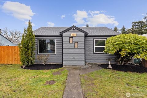 Photo of 4611 S Reade St St, Tacoma, WA 98409 (MLS # 2488046)