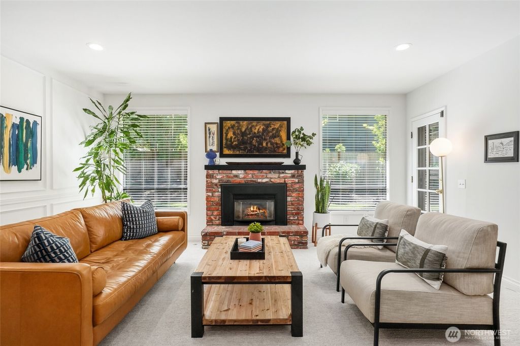 Photo of 2726 209th Avenue NE, Sammamish, WA 98074 (MLS # 2503674)