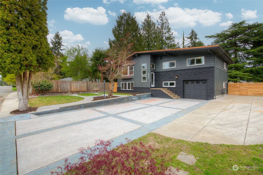 Photo of 18632 Corliss Avenue N, Shoreline, WA 98133 (MLS # 2222497)