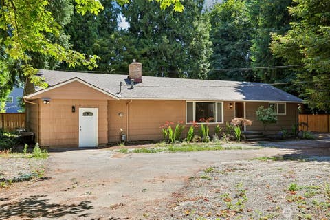 Photo of 16220 Ambaum Boulevard S, Burien, WA 98148 (MLS # 2550816)