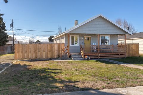 Photo of 506 J Street SW, Quincy, WA 98848 (MLS # 2488084)