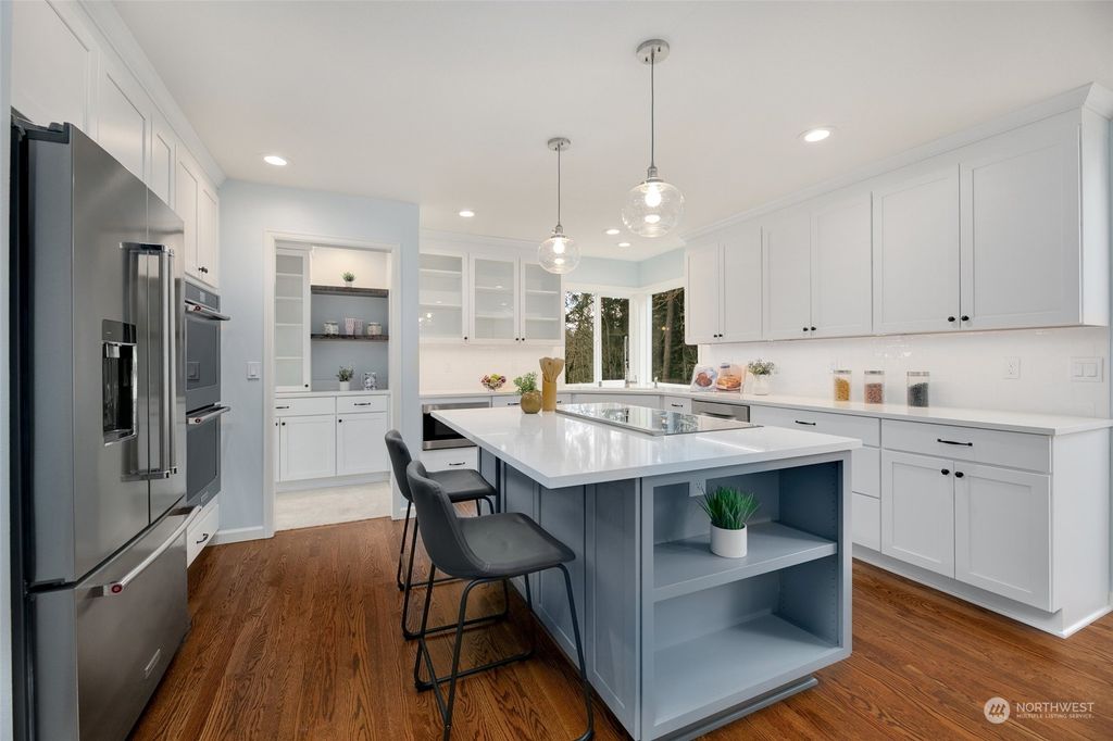 Photo of 26038 SE 38th Street, Sammamish, WA 98029 (MLS # 2039117)