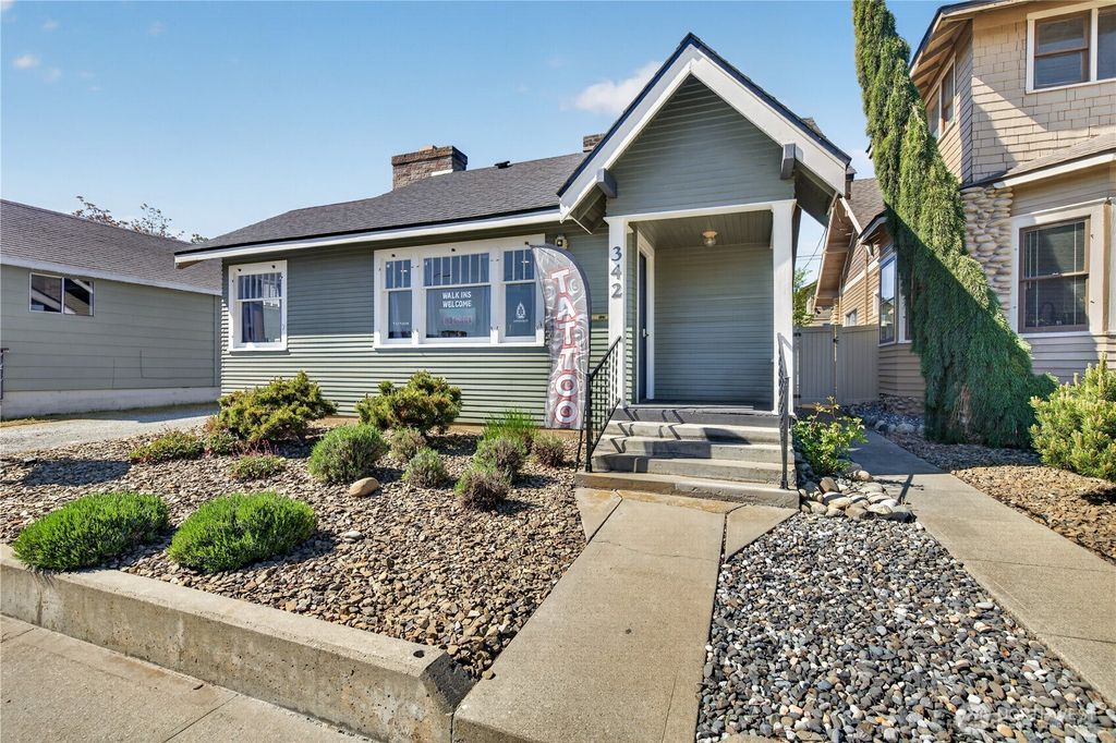 Photo of 342 S Mission St, Wenatchee, WA 98801 (MLS # 2517199)