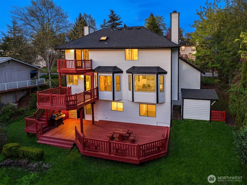 Photo of 2805 Cedar Avenue S, Renton, WA 98055 (MLS # 2358006)