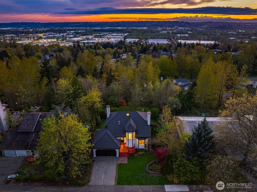 Photo of 2805 Cedar Avenue S, Renton, WA 98055 (MLS # 2358006)