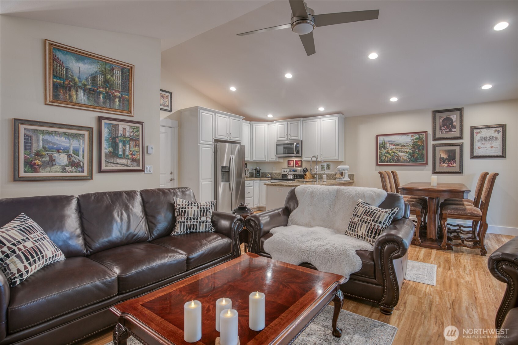 789 Island Circle SE