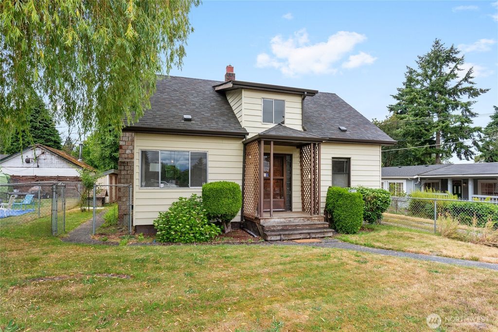 Photo of 10045 1st Avenue S, Seattle, WA 98168 (MLS # 2401411)