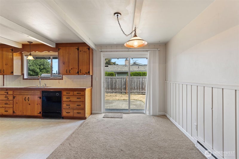 8821 52nd Drive NE