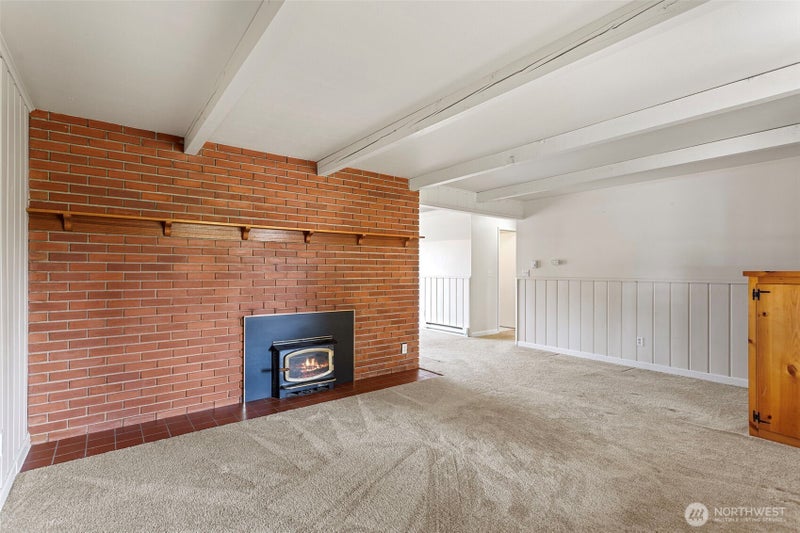 8821 52nd Drive NE