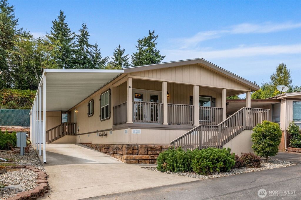 Photo of 2101 S 324th Street #14, Federal Way, WA 98003 (MLS # 2425093)